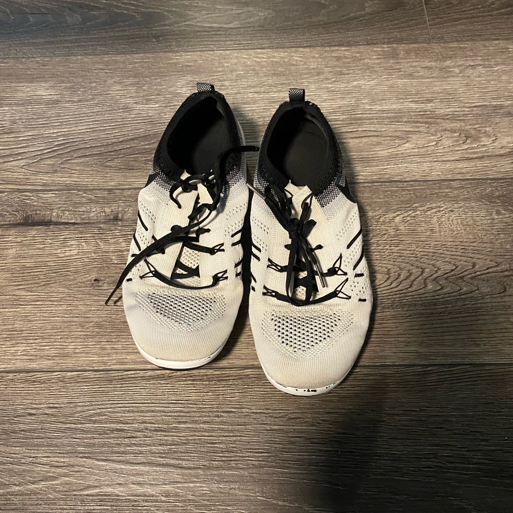 Womens nike running shoes